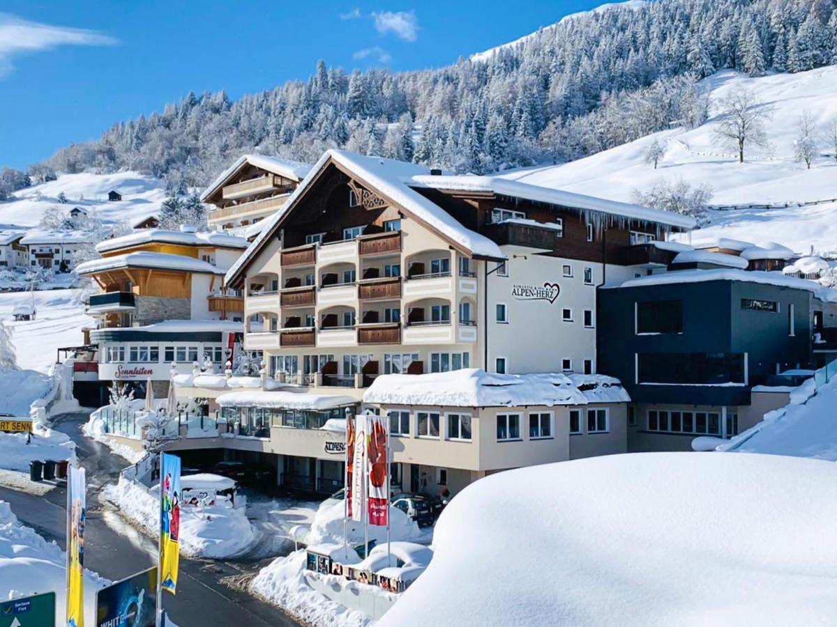 Alpen-Herz Romantik & Spa - Adults Only Hotel ลาดิส ภายนอก รูปภาพ